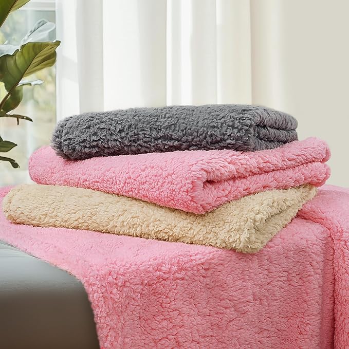 Luciphia Waterproof Pet Blanket for Medium Large Dogs Soft Cat Sherpa Calming Thick Cover Leakproof Cozy Puppy Sofa Bed Car Couch Protector(Grey,41x31 inches)