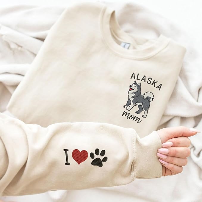 VIOLAVA Custom Cat Embroidered Christmas Sweatshirt – Personalized Pet Name Holiday Crewneck, Festive Gift for Cat Lovers