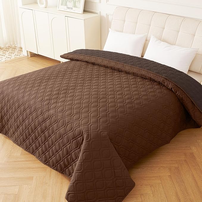 hyha Waterproof Dog Bed Blanket, Soft Pet Blankets, Waterproof Couch Cover for Dogs, Reversible Sofa Covers Washable for Furniture (52x82 Inch, Brown/Chocolate)