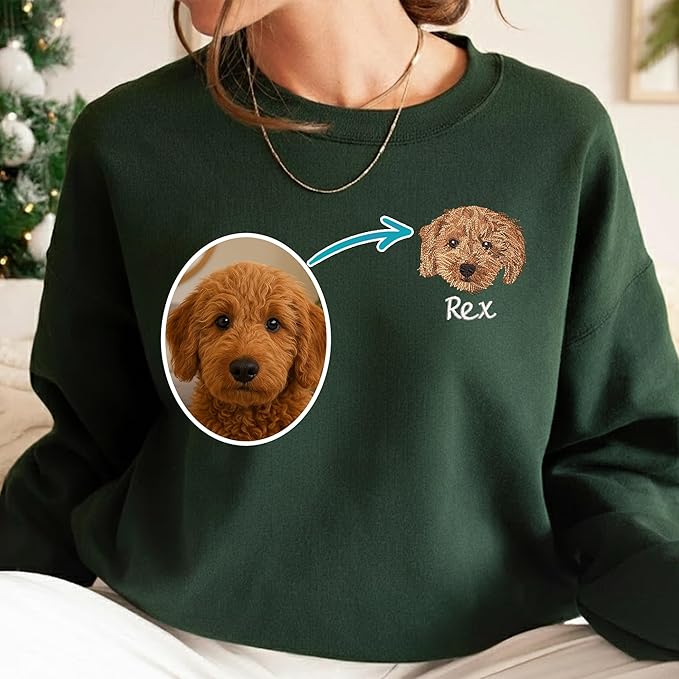 VIOLAVA Custom Cat Embroidered Christmas Sweatshirt – Personalized Pet Name Holiday Crewneck, Festive Gift for Cat Lovers